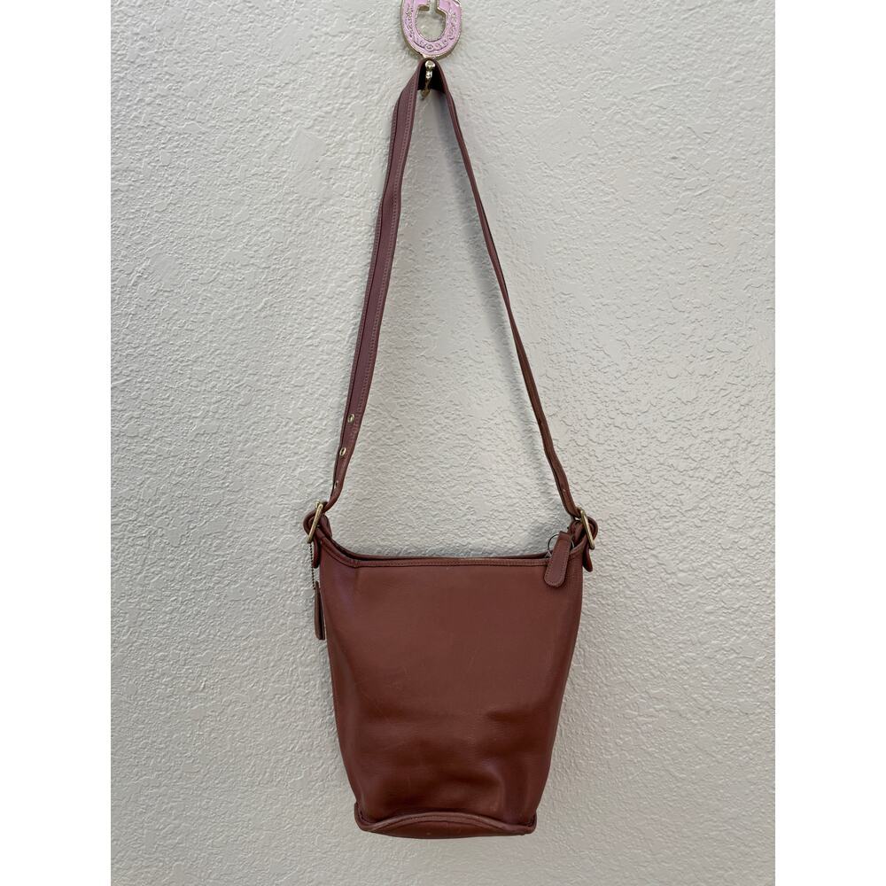 Vintage Coach Helen's Legacy Duffle Sac in British Tan - Picture 2 of 7